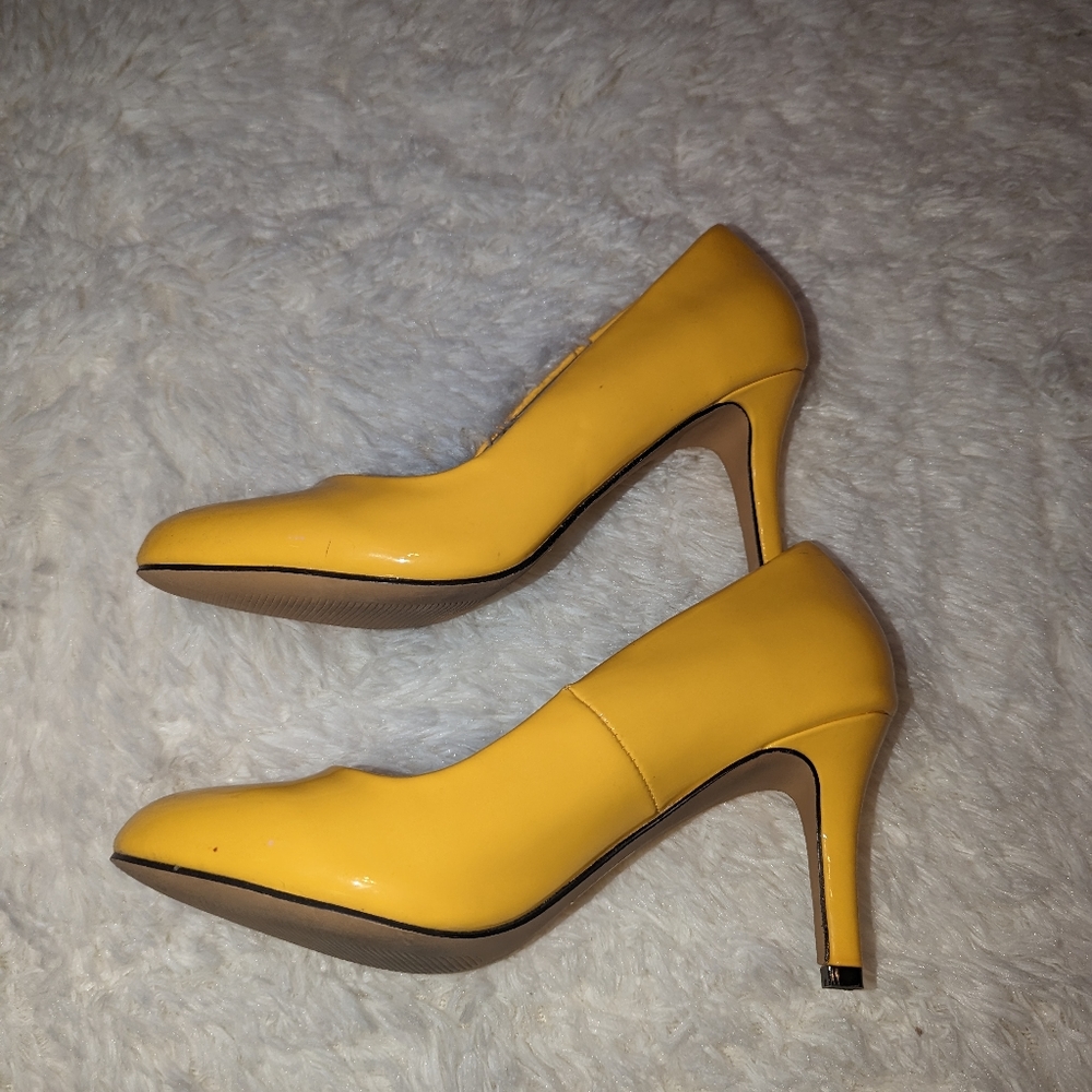 Michael Antonio yellow heels - Picture 15 of 15